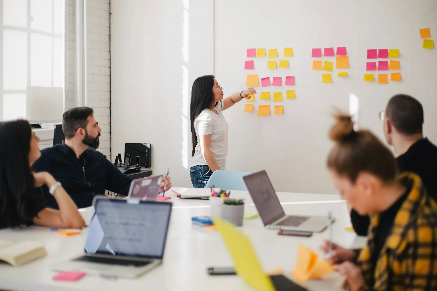 Workshop-Situation mit Notizen